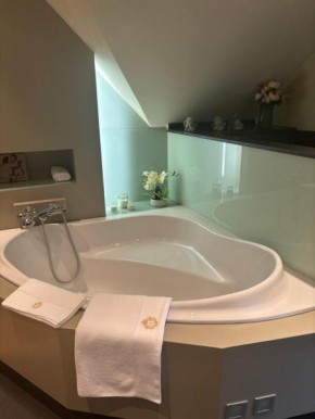 Sophia Rooms 14